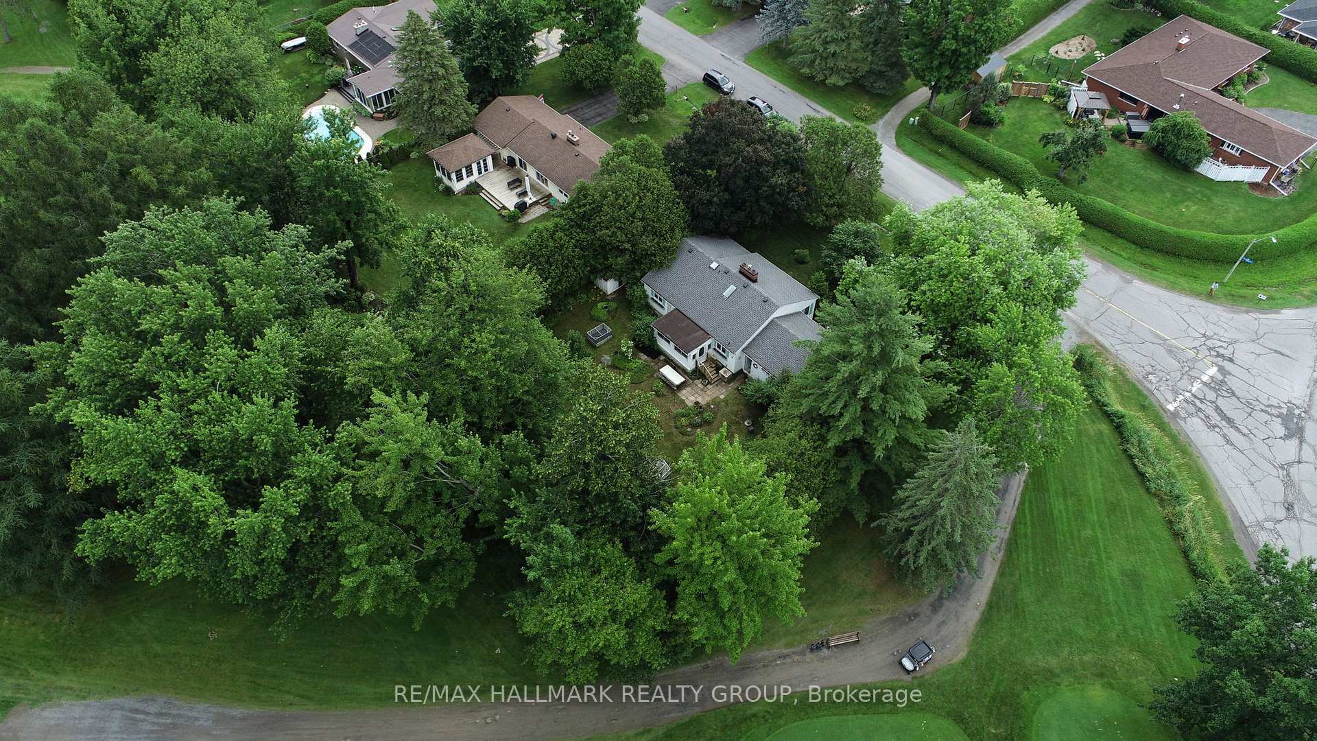 Photo 31 of 1307 Fairway Drive, Ottawa, Manotick East to Manotick Station — HOMEH