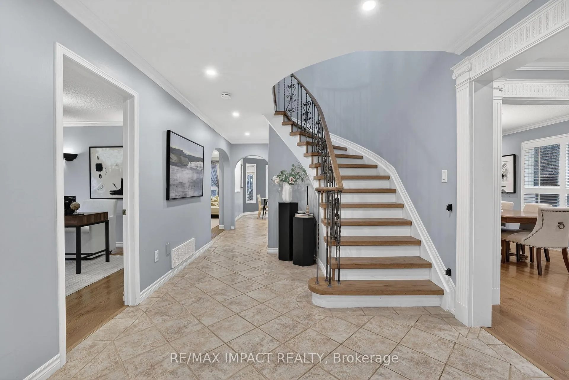 Photo 4 of 2348 Wildwood Crescent, Pickering, Brock Ridge — HOMEH