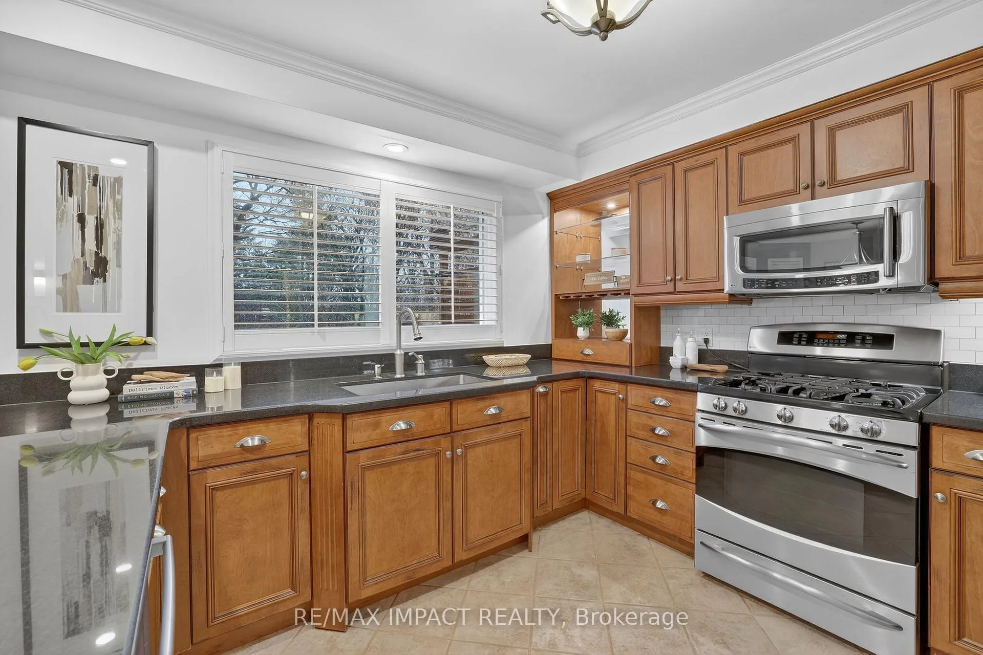 Photo 13 of 2348 Wildwood Crescent, Pickering, Brock Ridge — HOMEH