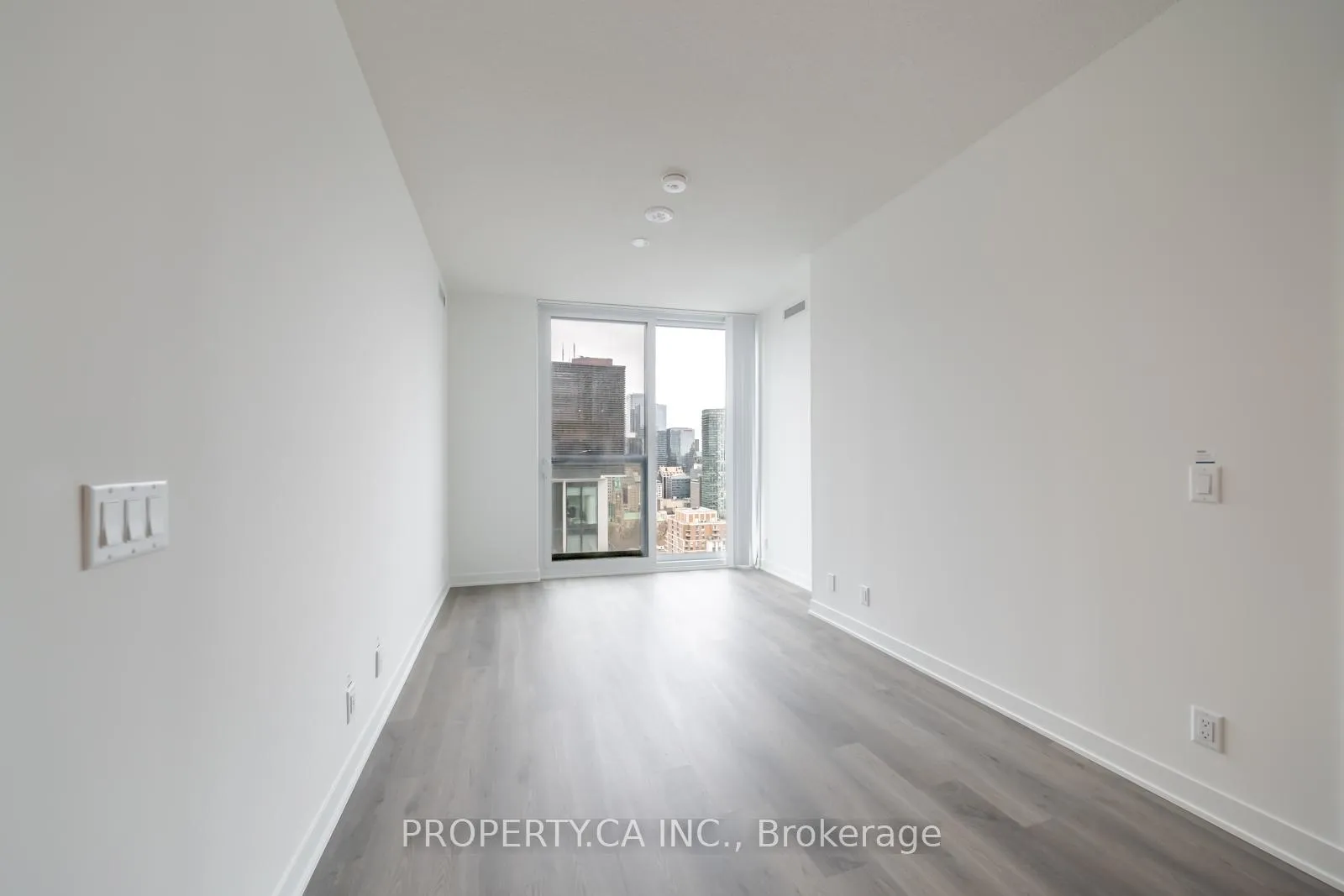 Photo 3 of Unit 3212, 180 Front Street E, Toronto, Moss Park — HOMEH