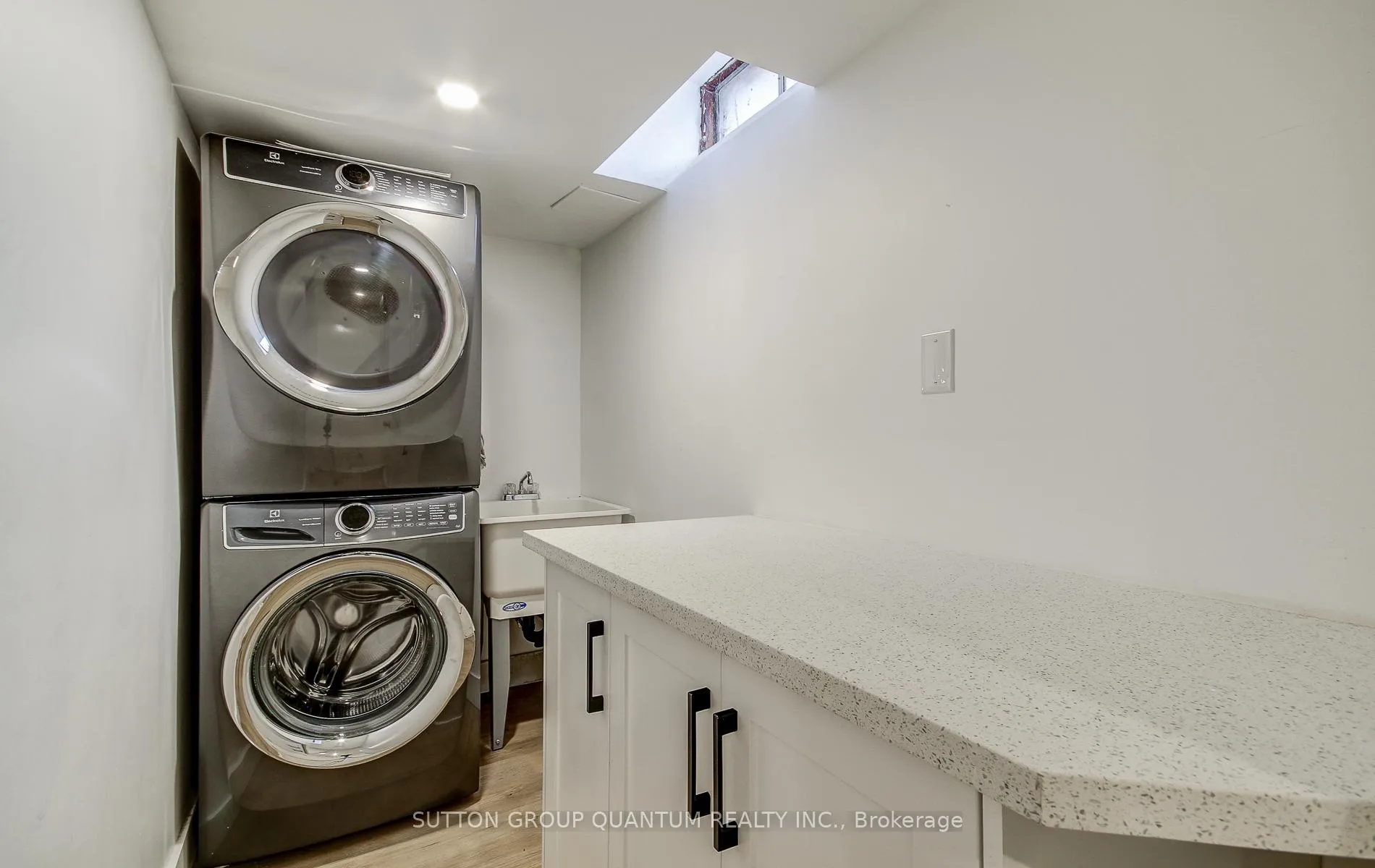 Photo 23 of Unit 72, 20 Mineola Road E, Mississauga, Mineola — HOMEH