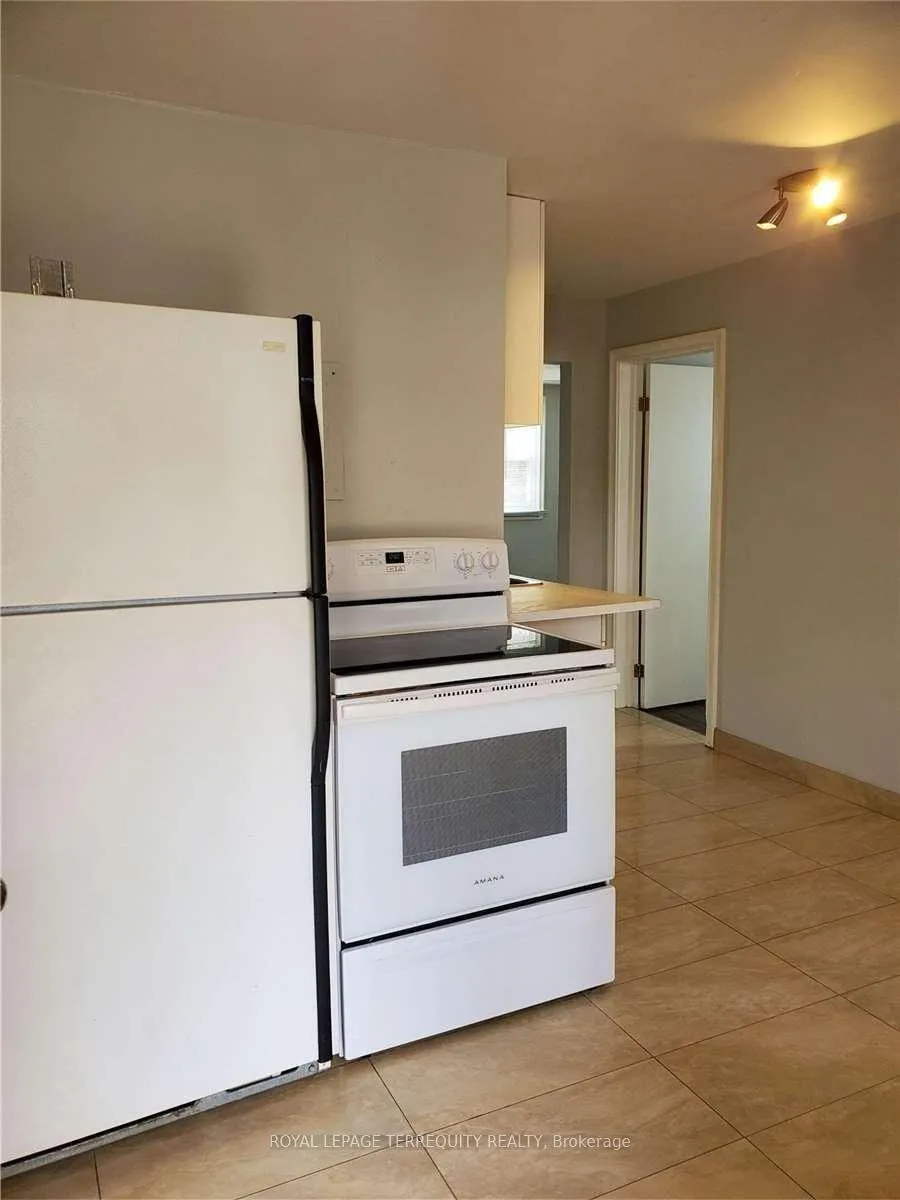 Photo 5 of Unit 4, 9 John Street, Halton Hills, Georgetown — HOMEH