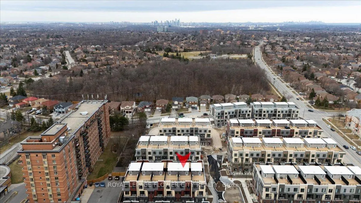 Photo 2 of Unit 3, 3421 Ridgeway Drive, Mississauga, Erin Mills — HOMEH