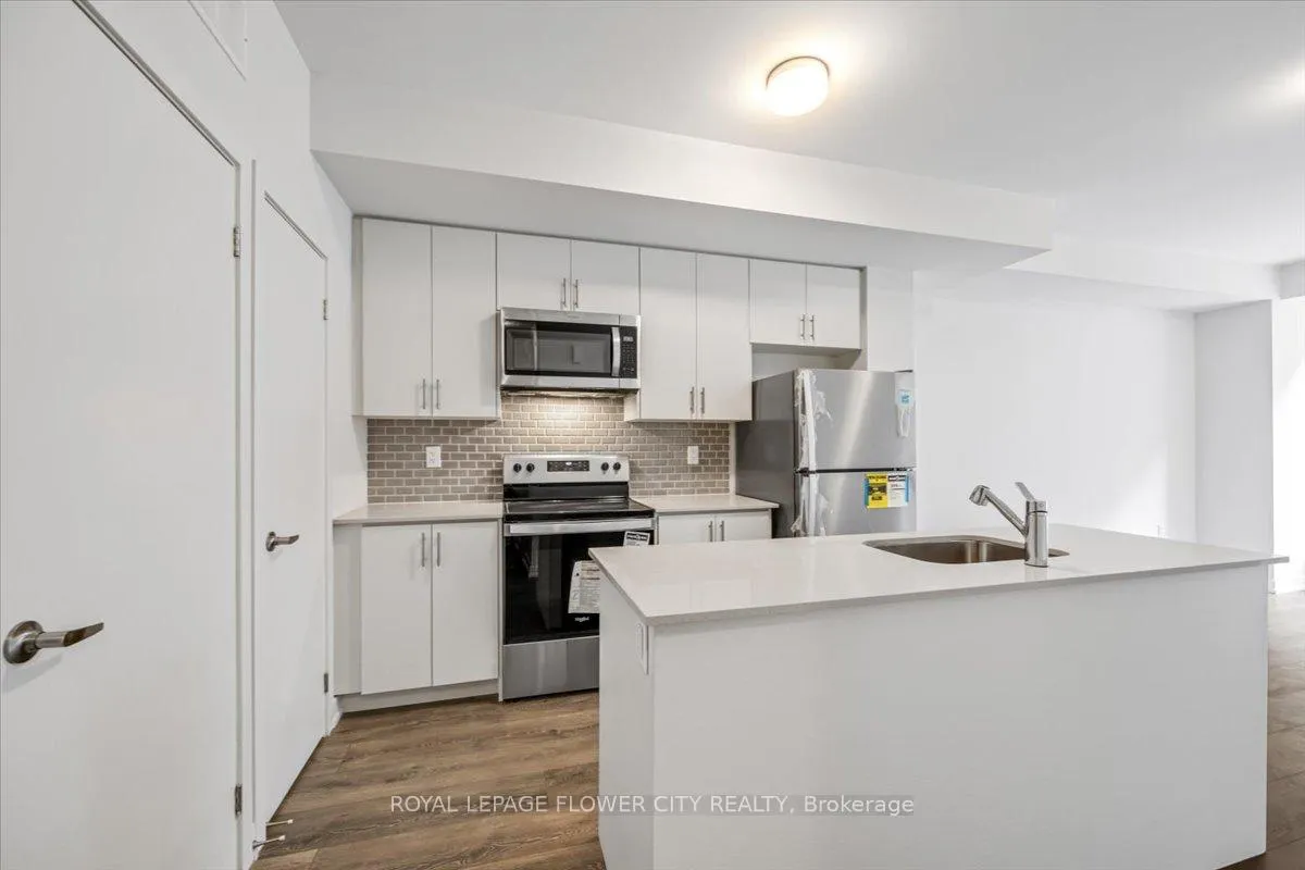 Photo 8 of Unit 3, 3421 Ridgeway Drive, Mississauga, Erin Mills — HOMEH