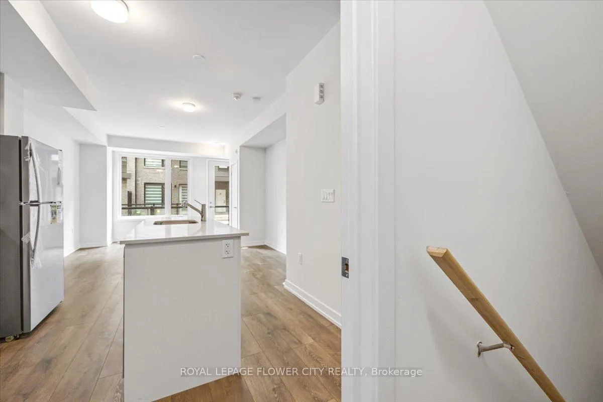 Photo 10 of Unit 3, 3421 Ridgeway Drive, Mississauga, Erin Mills — HOMEH