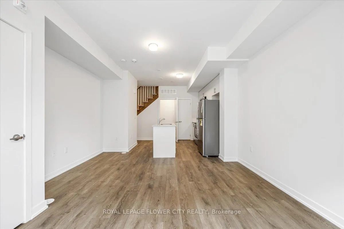 Photo 11 of Unit 3, 3421 Ridgeway Drive, Mississauga, Erin Mills — HOMEH
