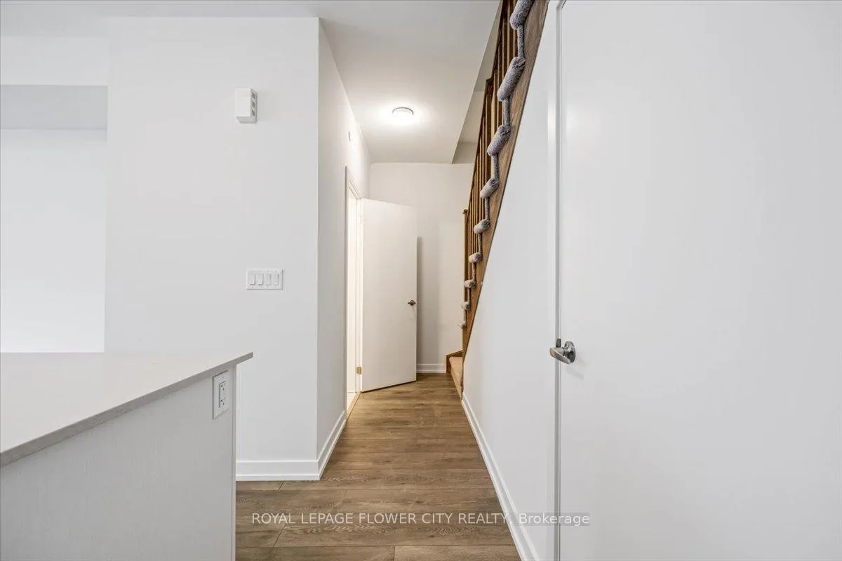 Photo 13 of Unit 3, 3421 Ridgeway Drive, Mississauga, Erin Mills — HOMEH