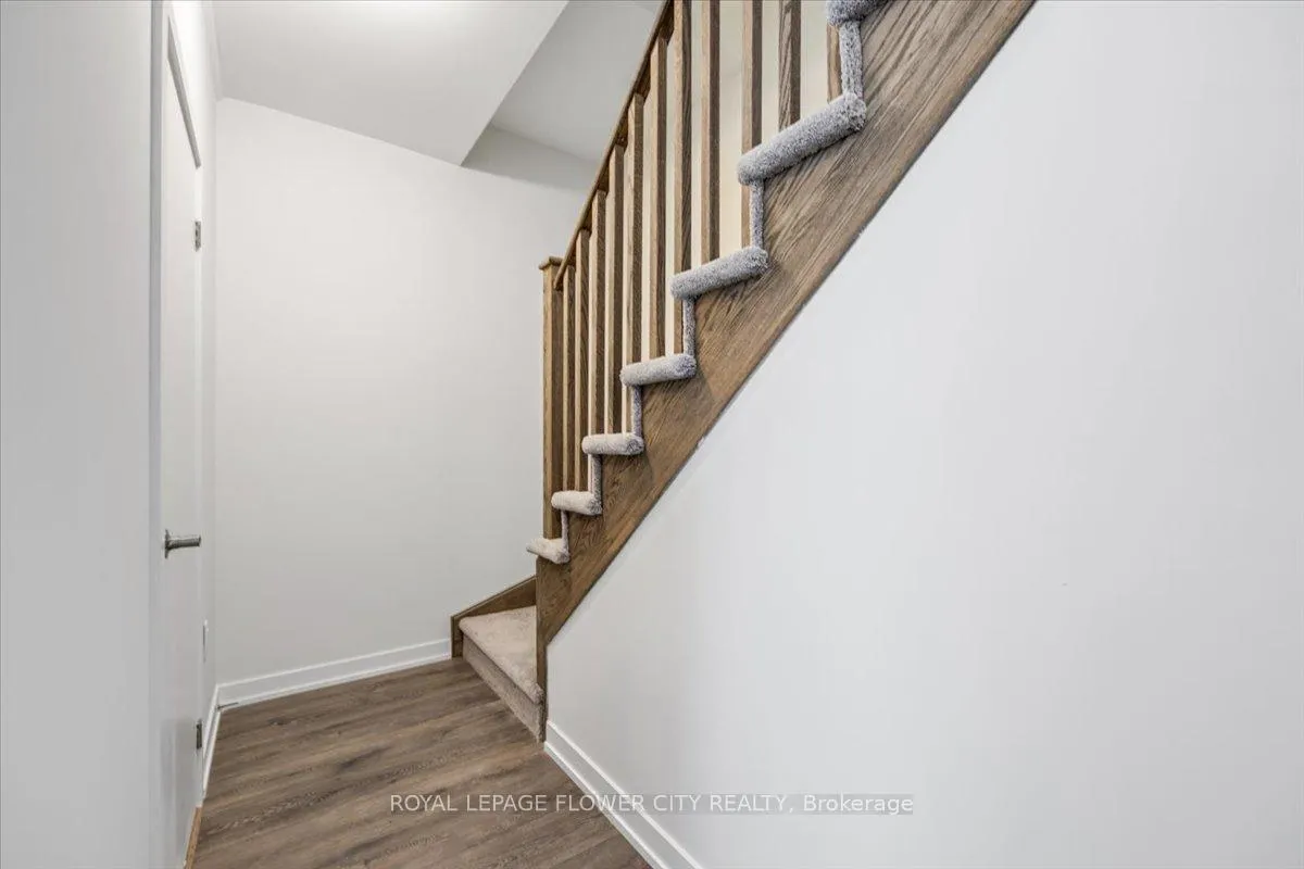 Photo 14 of Unit 3, 3421 Ridgeway Drive, Mississauga, Erin Mills — HOMEH