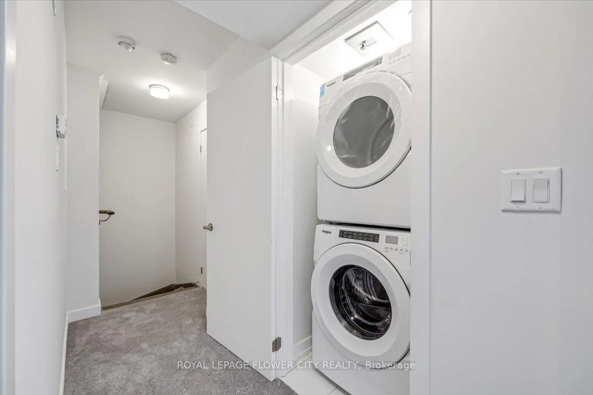 Photo 23 of Unit 3, 3421 Ridgeway Drive, Mississauga, Erin Mills — HOMEH
