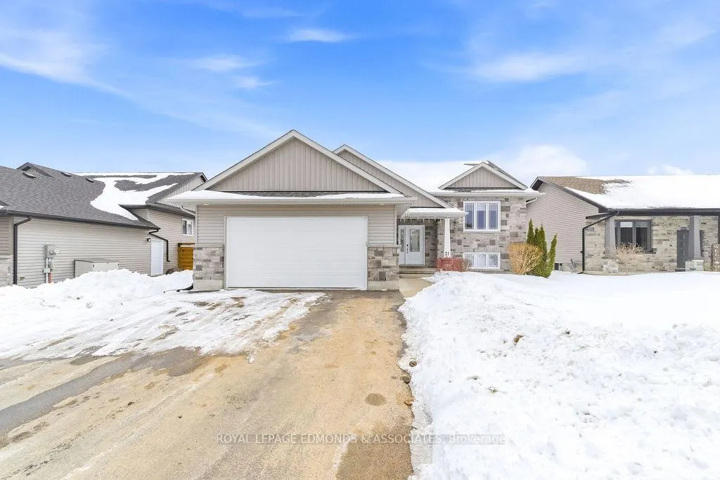 Photo 1 of 21 Liam Street, Petawawa — HOMEH