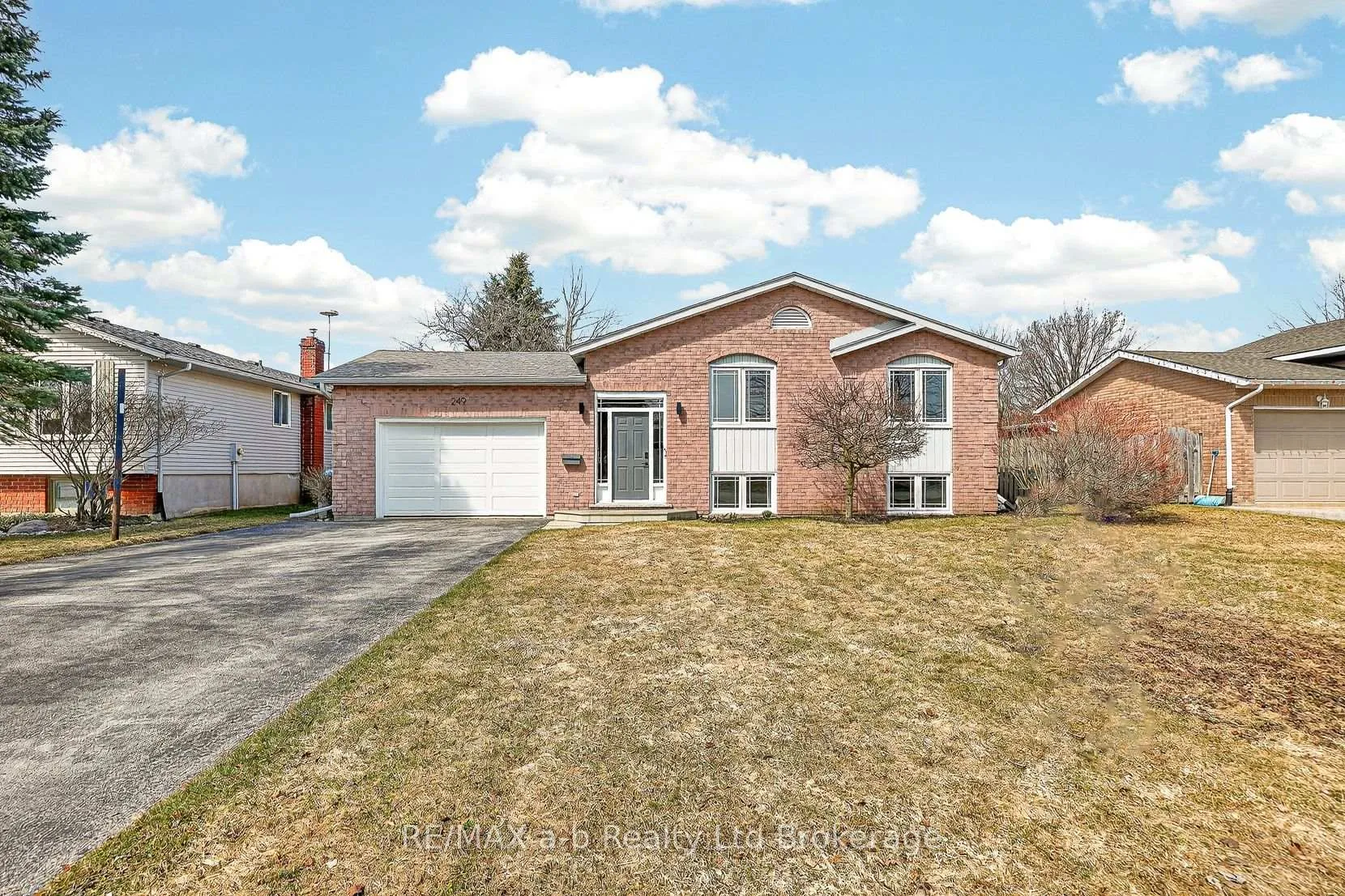 Front of 249 Arris Crescent