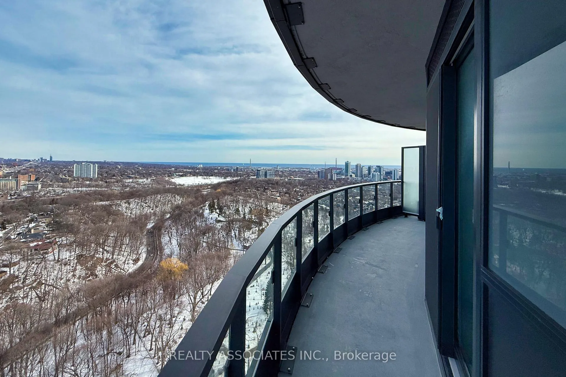 Photo 14 of Unit 2817, 585 Bloor Street E, Toronto, North St. James Town — HOMEH