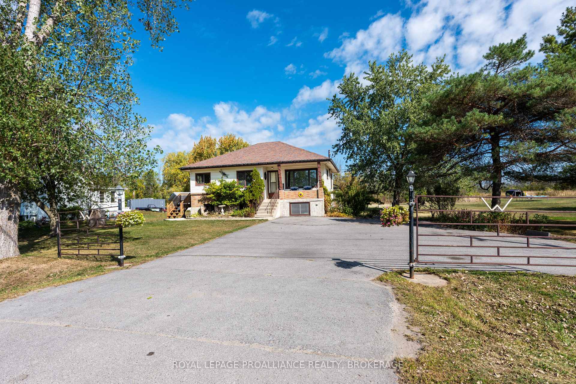 Front of 4835 County Road 2