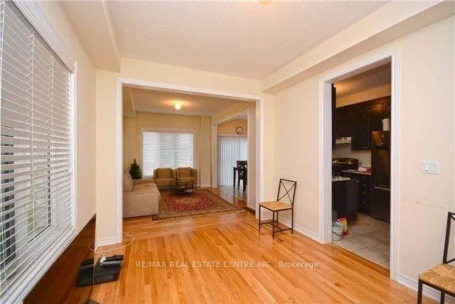 Photo 2 of 64 Yardley Crescent S, Brampton, Credit Valley — HOMEH