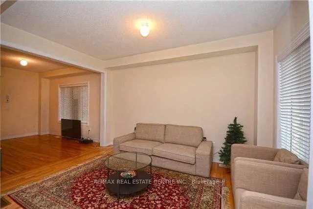 Photo 5 of 64 Yardley Crescent S, Brampton, Credit Valley — HOMEH