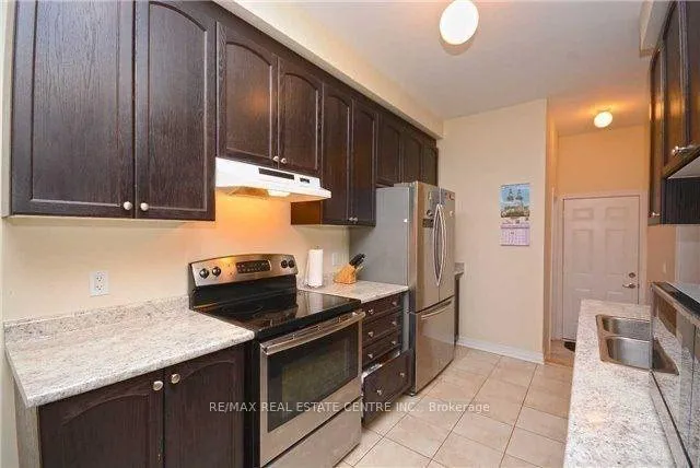Photo 8 of 64 Yardley Crescent S, Brampton, Credit Valley — HOMEH