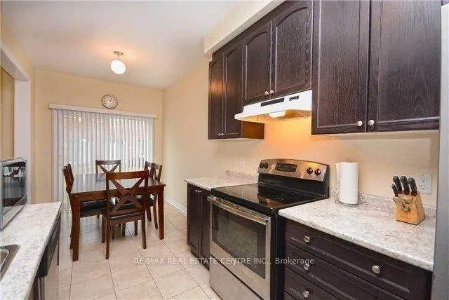Photo 9 of 64 Yardley Crescent S, Brampton, Credit Valley — HOMEH