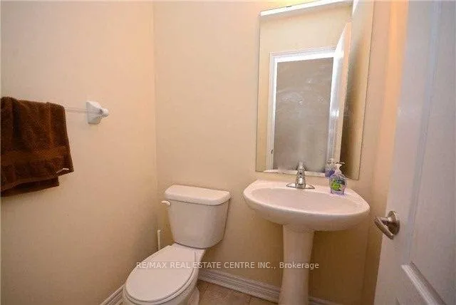 Photo 10 of 64 Yardley Crescent S, Brampton, Credit Valley — HOMEH