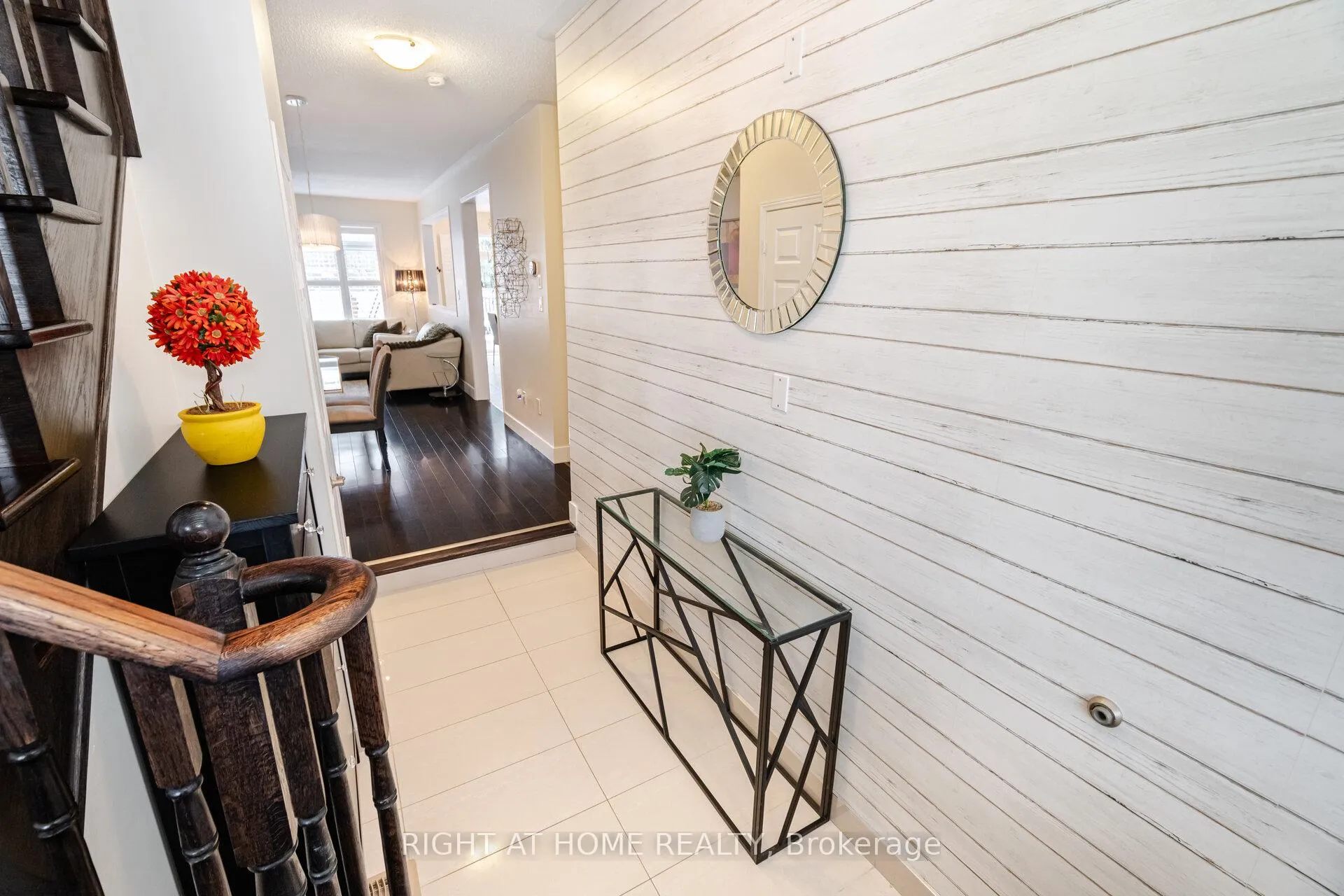 Photo 4 of 14 Duffel Crescent, Halton Hills, Georgetown — HOMEH