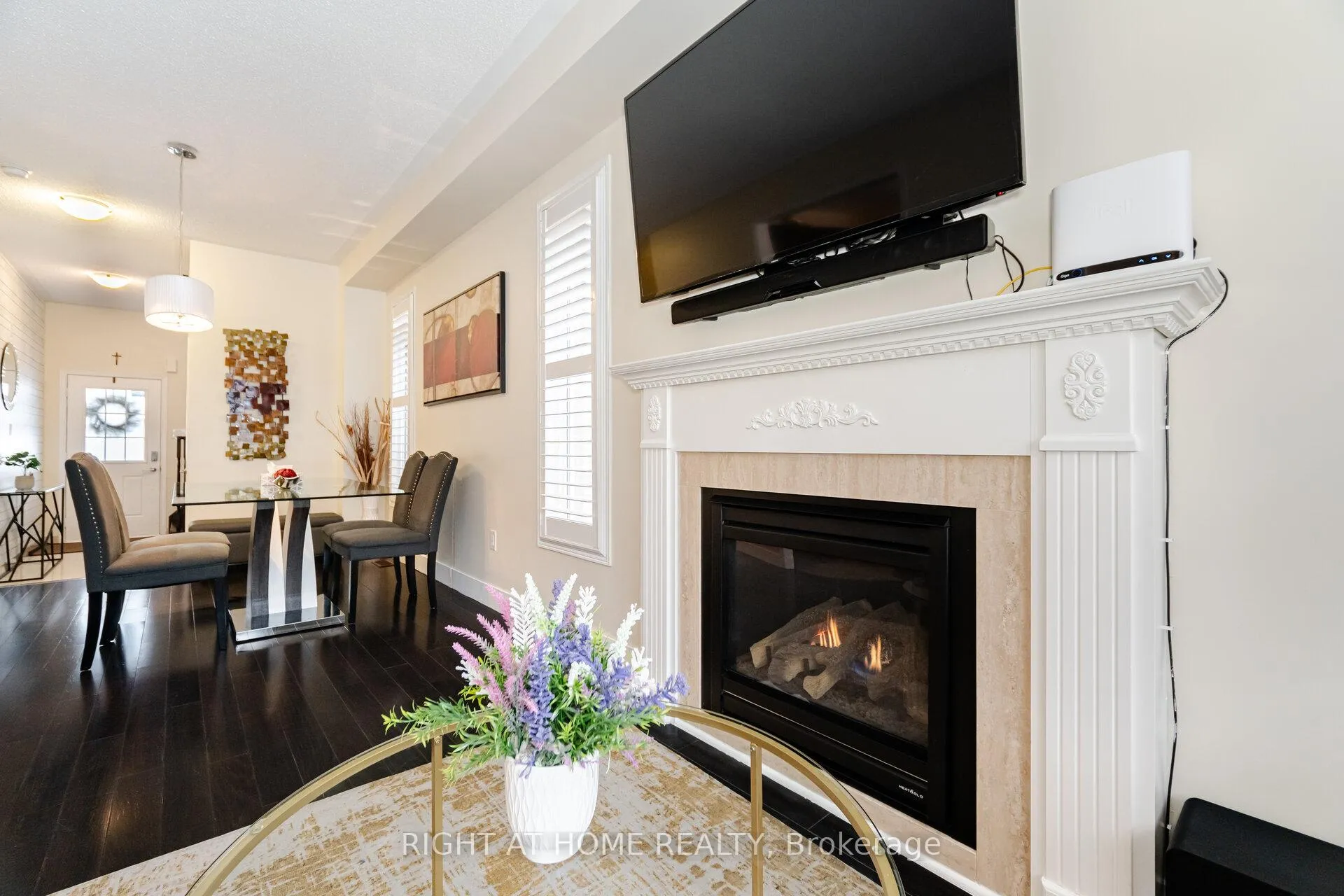 Photo 9 of 14 Duffel Crescent, Halton Hills, Georgetown — HOMEH