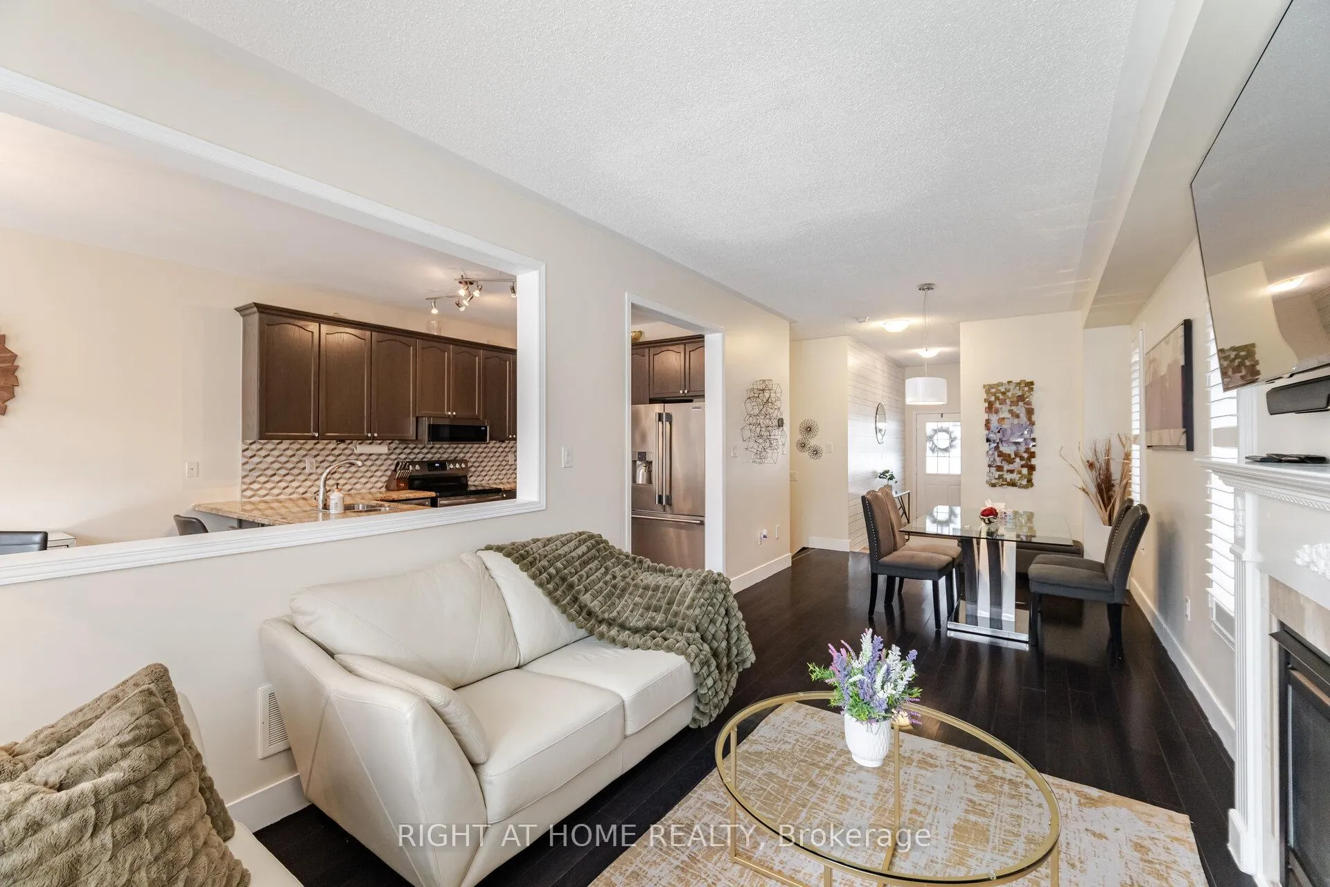 Photo 10 of 14 Duffel Crescent, Halton Hills, Georgetown — HOMEH
