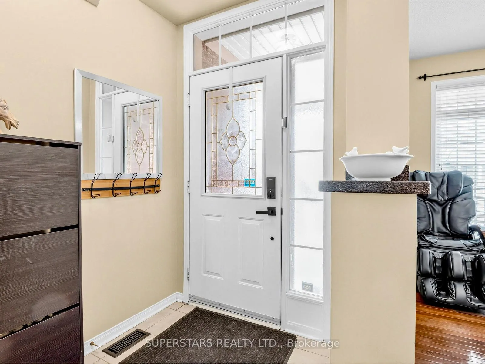 Photo 4 of 7 Wilcliff Court, Markham, Greensborough — HOMEH