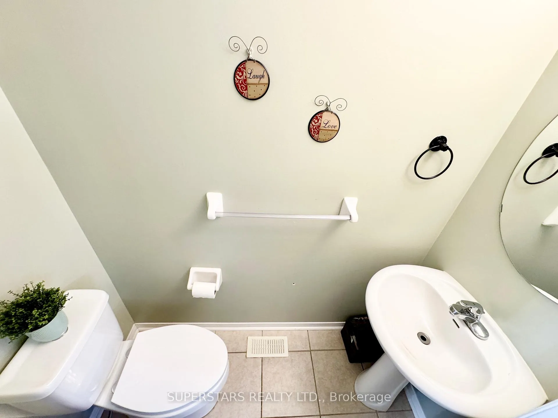 Photo 7 of 7 Wilcliff Court, Markham, Greensborough — HOMEH