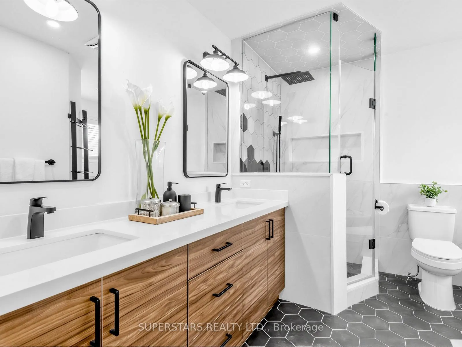 Photo 20 of 7 Wilcliff Court, Markham, Greensborough — HOMEH