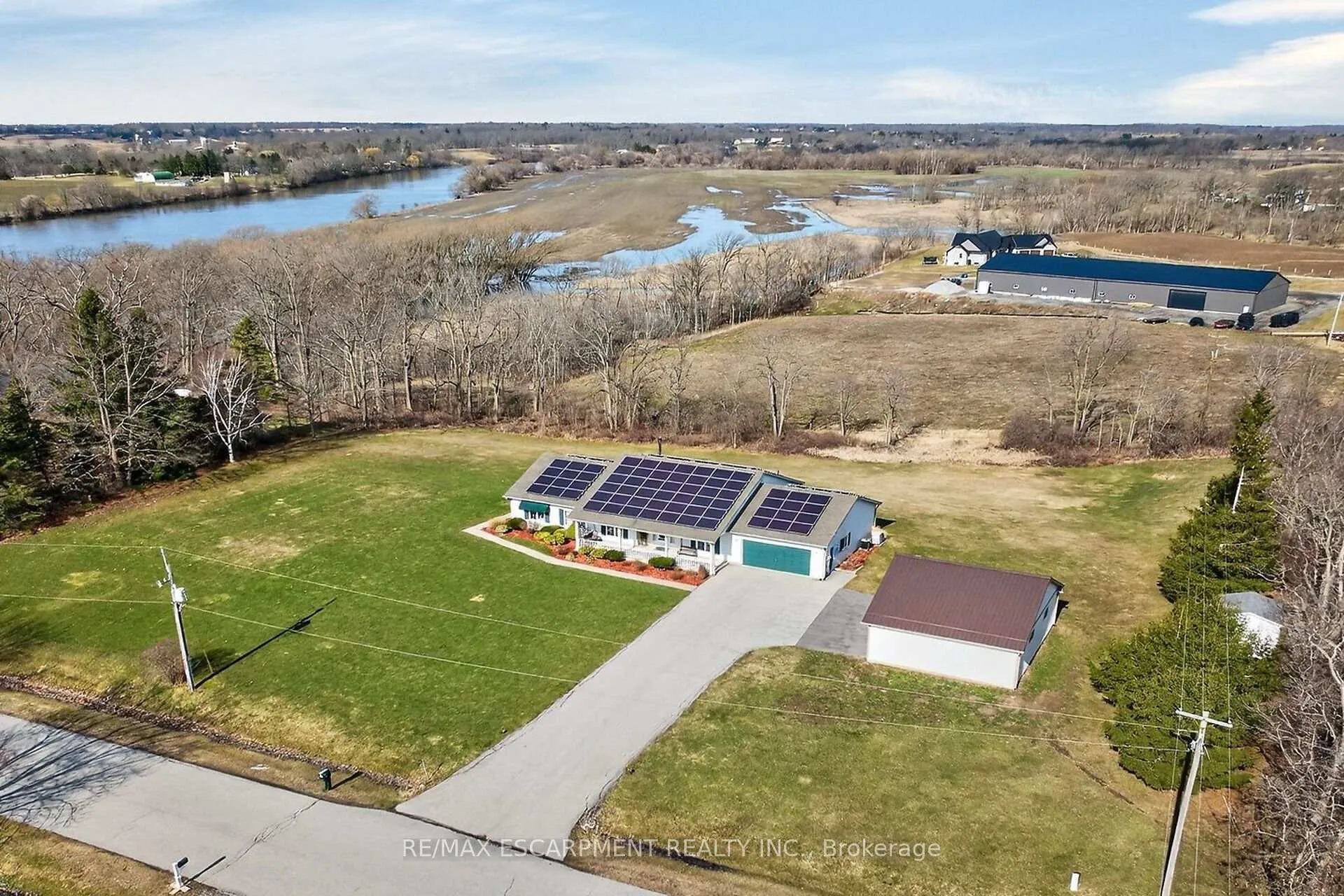 Photo 1 of 2 Foxlow Crescent, Haldimand — HOMEH