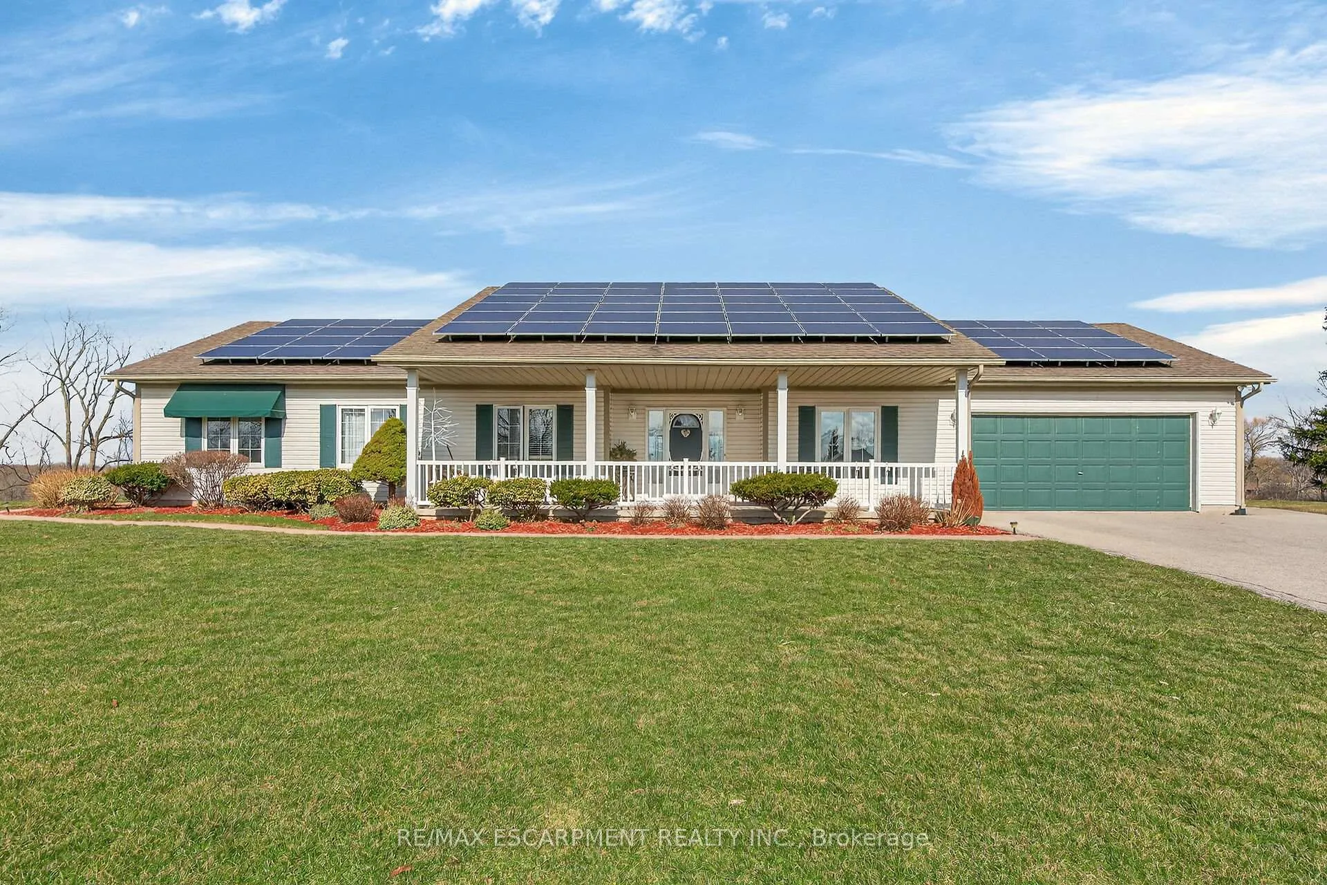 Photo 2 of 2 Foxlow Crescent, Haldimand — HOMEH
