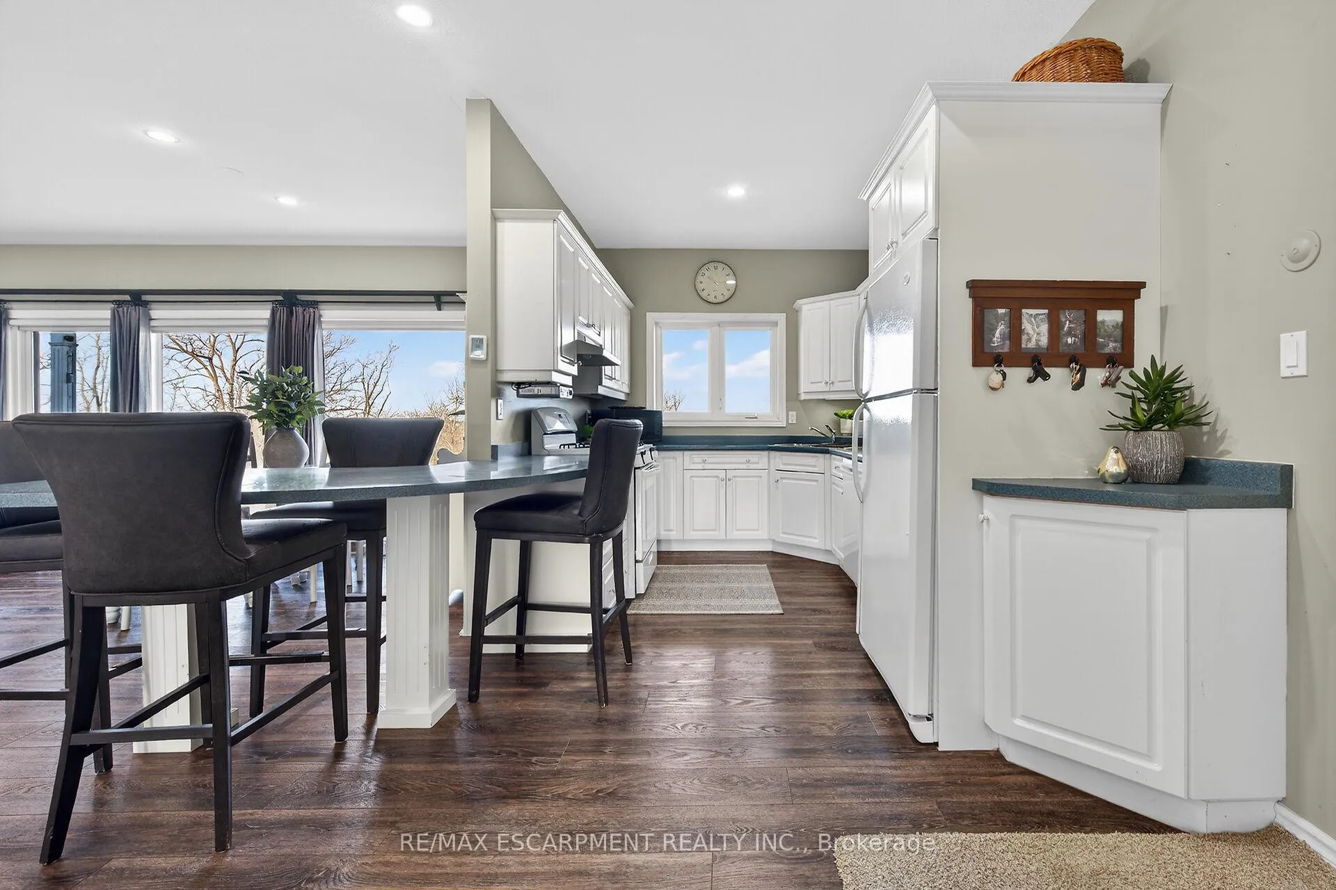 Photo 11 of 2 Foxlow Crescent, Haldimand — HOMEH