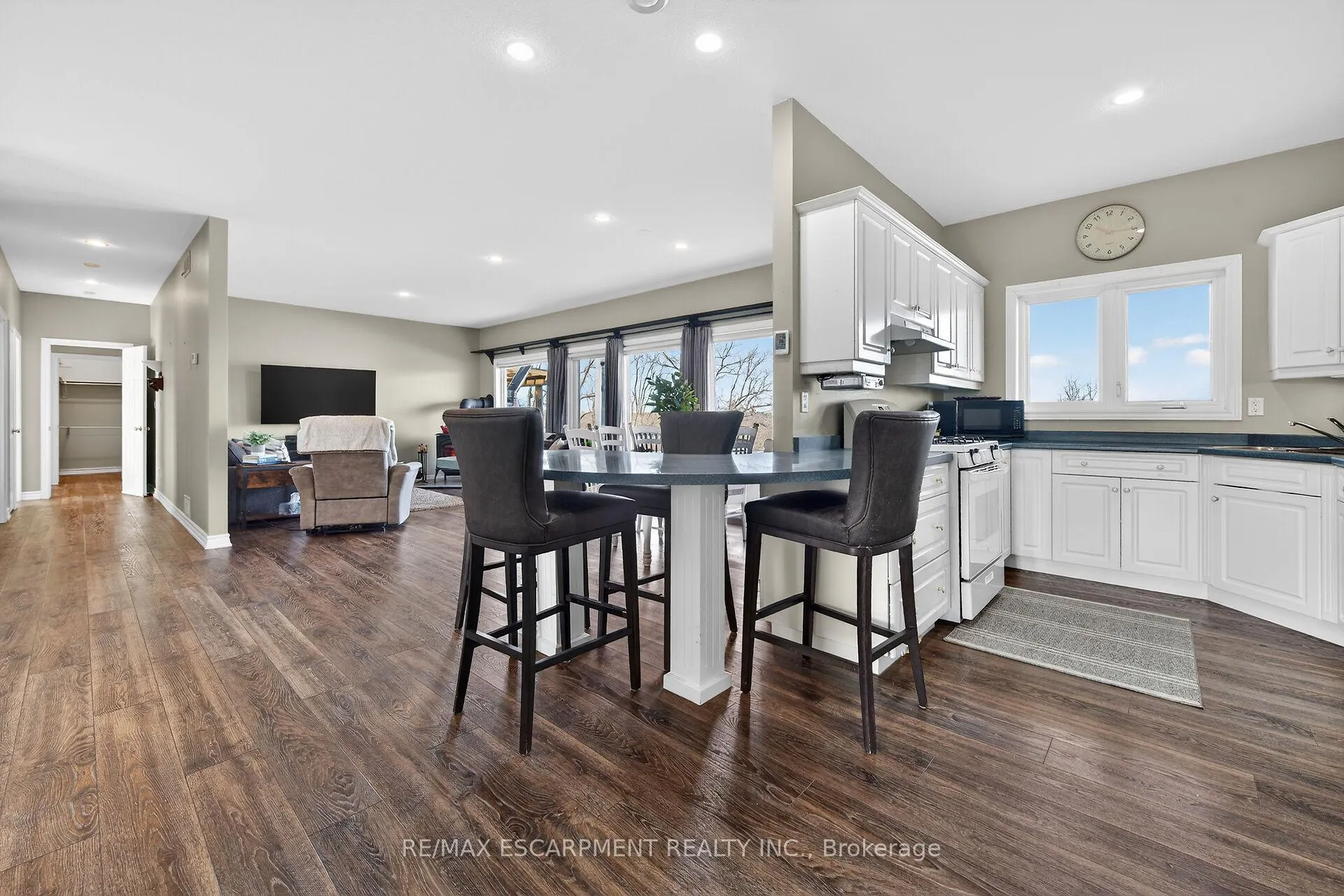 Photo 12 of 2 Foxlow Crescent, Haldimand — HOMEH