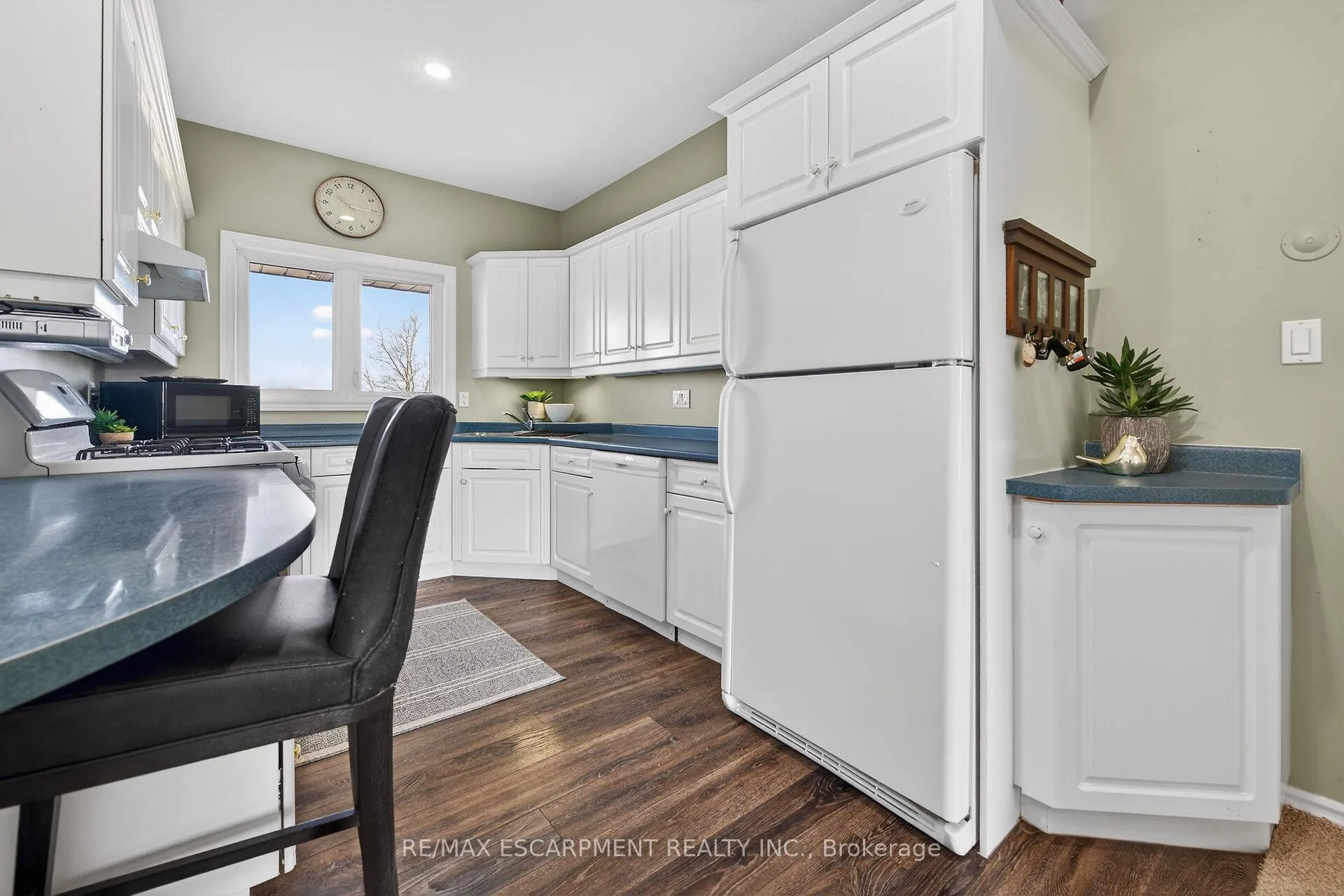 Photo 14 of 2 Foxlow Crescent, Haldimand — HOMEH