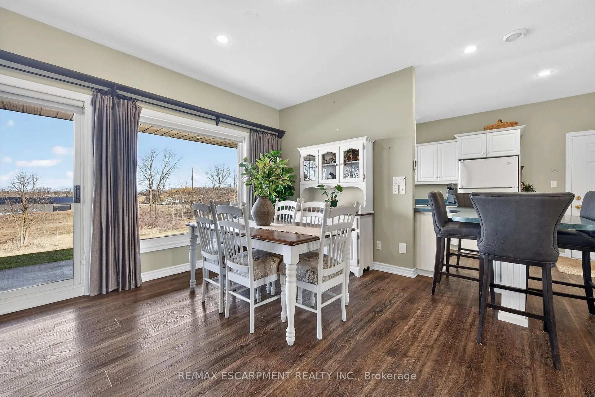 Photo 17 of 2 Foxlow Crescent, Haldimand — HOMEH