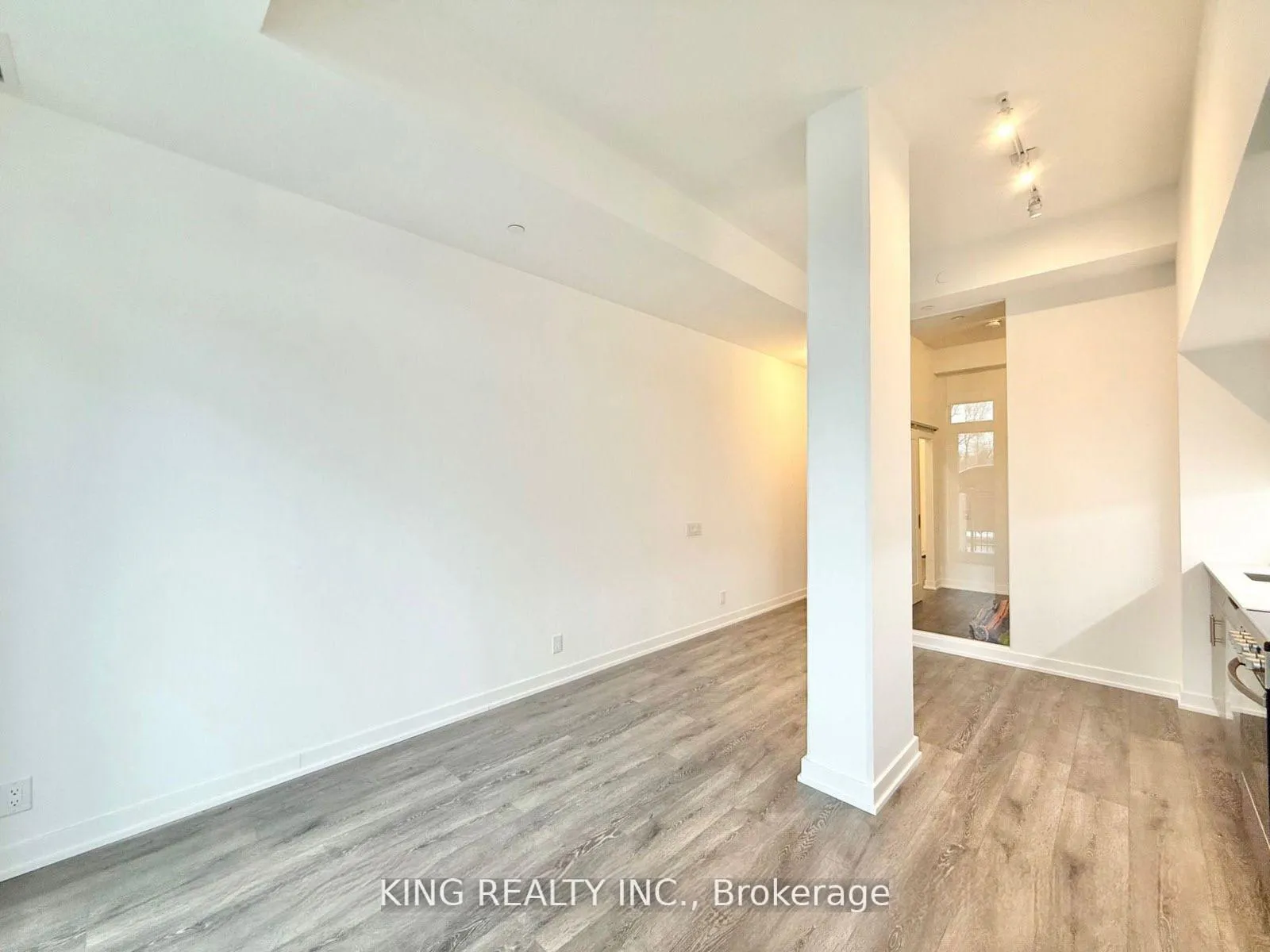 Photo 3 of Unit 106, 2 Manderley Drive, Scarborough, Birchcliffe-Cliffside — HOMEH