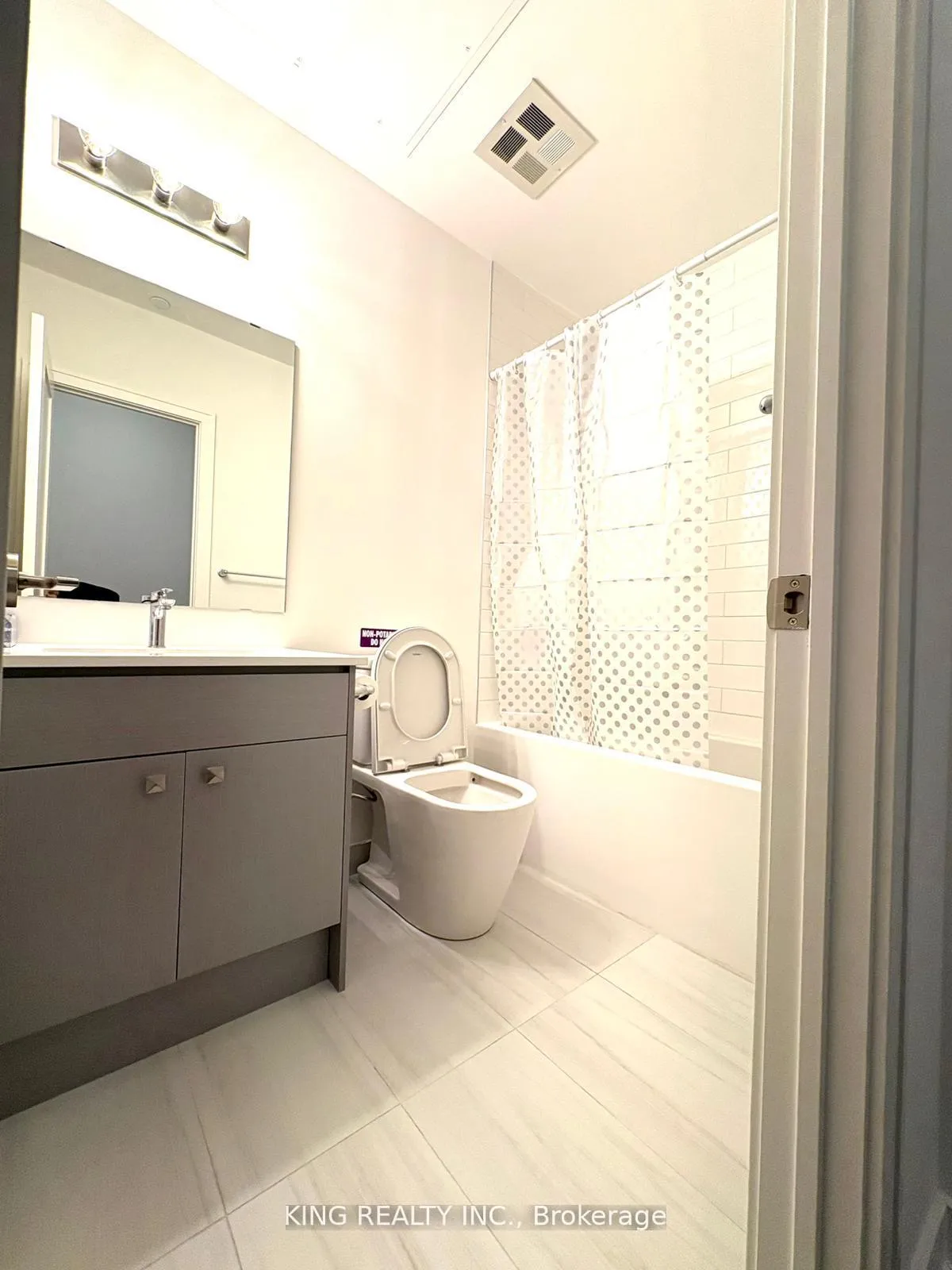 Photo 9 of Unit 106, 2 Manderley Drive, Scarborough, Birchcliffe-Cliffside — HOMEH