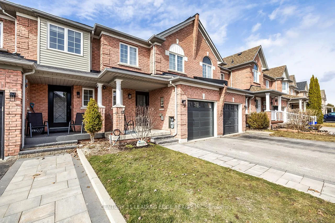 Photo 3 of 10 Oglevie Drive, Whitby, Pringle Creek — HOMEH