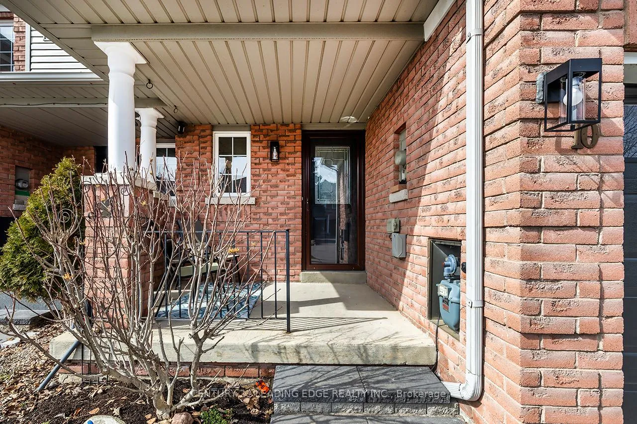 Photo 4 of 10 Oglevie Drive, Whitby, Pringle Creek — HOMEH