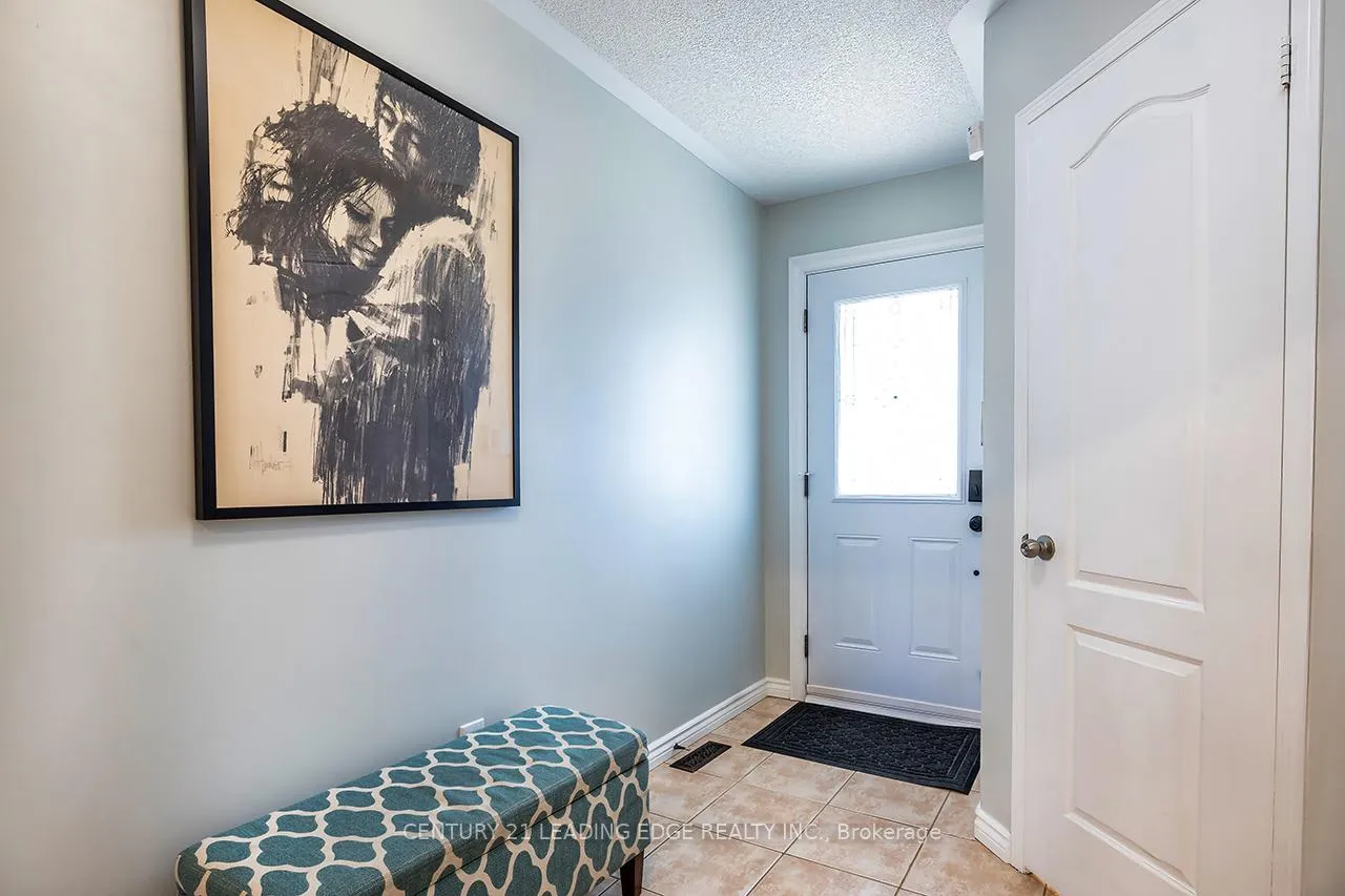 Photo 6 of 10 Oglevie Drive, Whitby, Pringle Creek — HOMEH