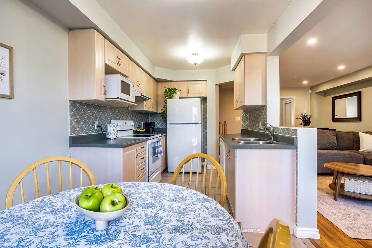 Photo 17 of 10 Oglevie Drive, Whitby, Pringle Creek — HOMEH