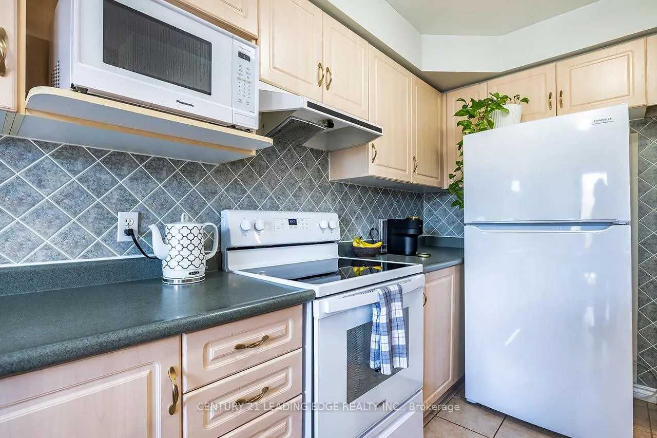 Photo 21 of 10 Oglevie Drive, Whitby, Pringle Creek — HOMEH