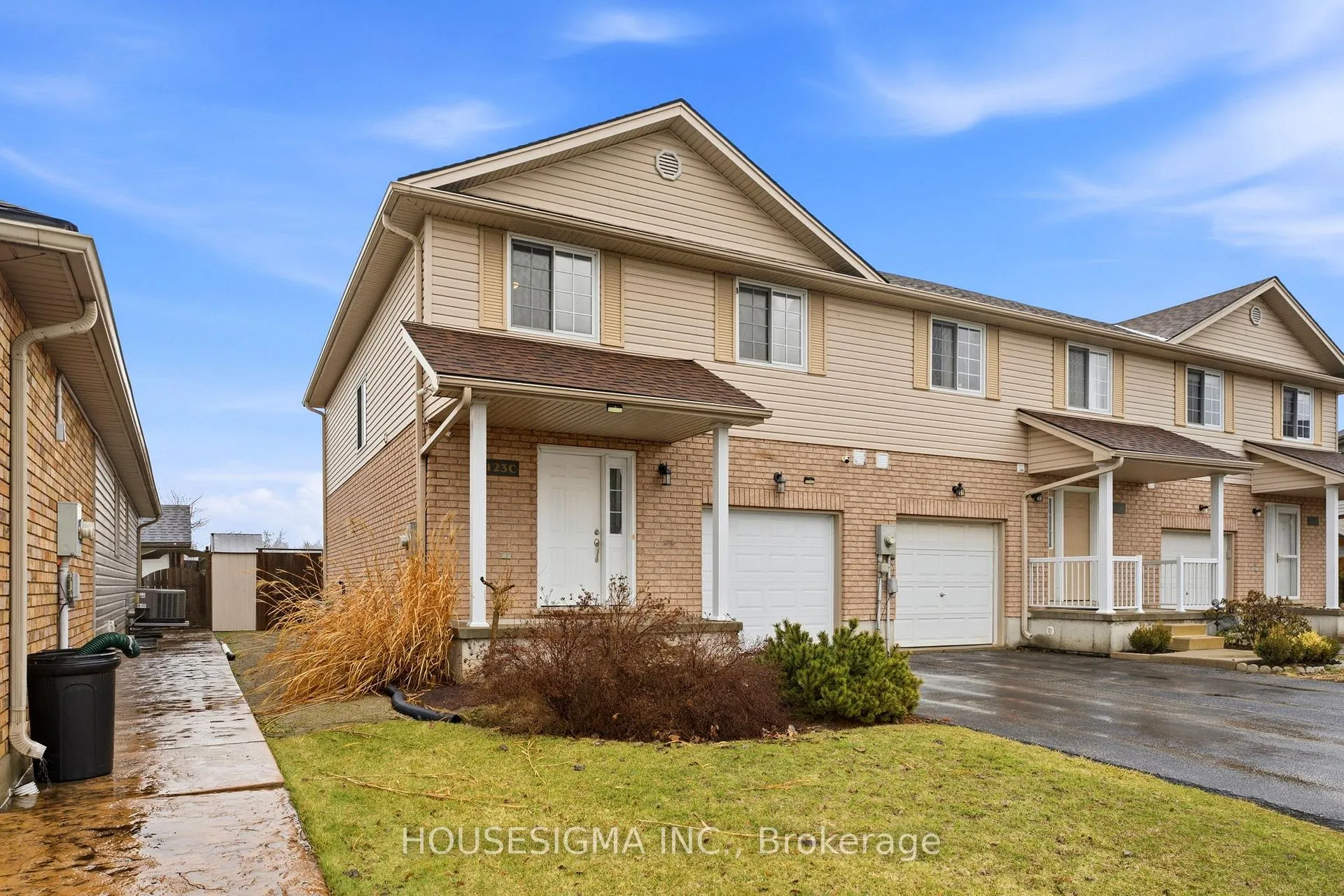 Photo 1 of Unit C, 123 Whitlaw Way, Brant, Paris — HOMEH