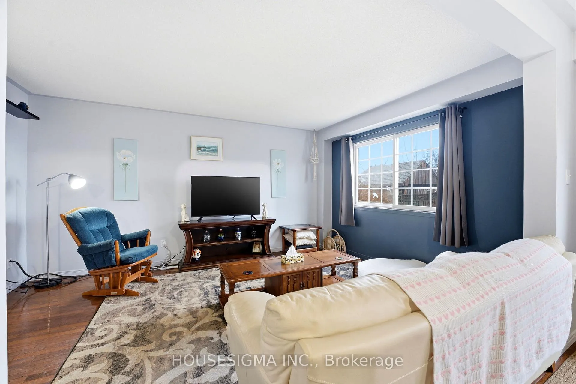 Photo 6 of Unit C, 123 Whitlaw Way, Brant, Paris — HOMEH