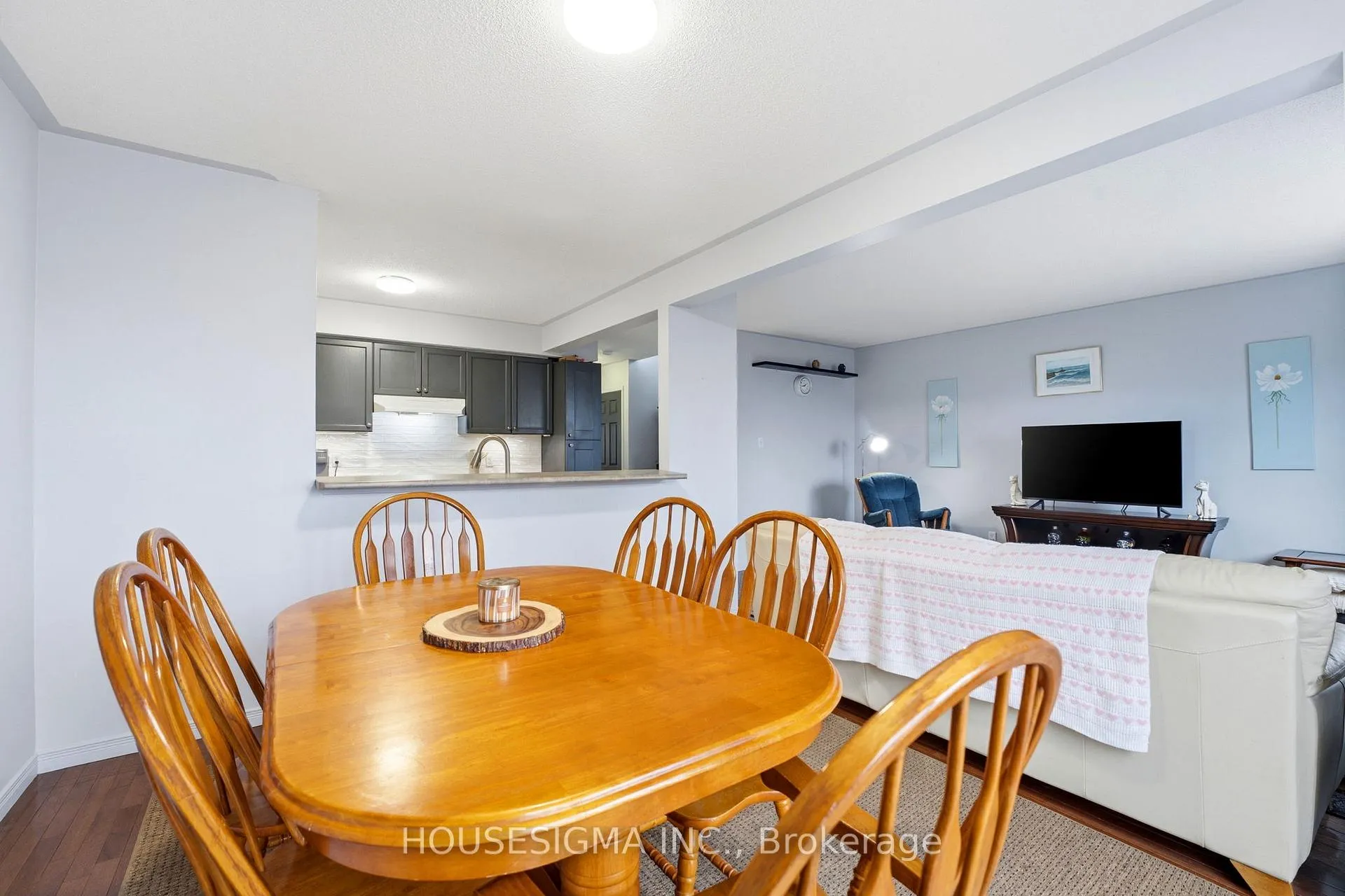 Photo 8 of Unit C, 123 Whitlaw Way, Brant, Paris — HOMEH