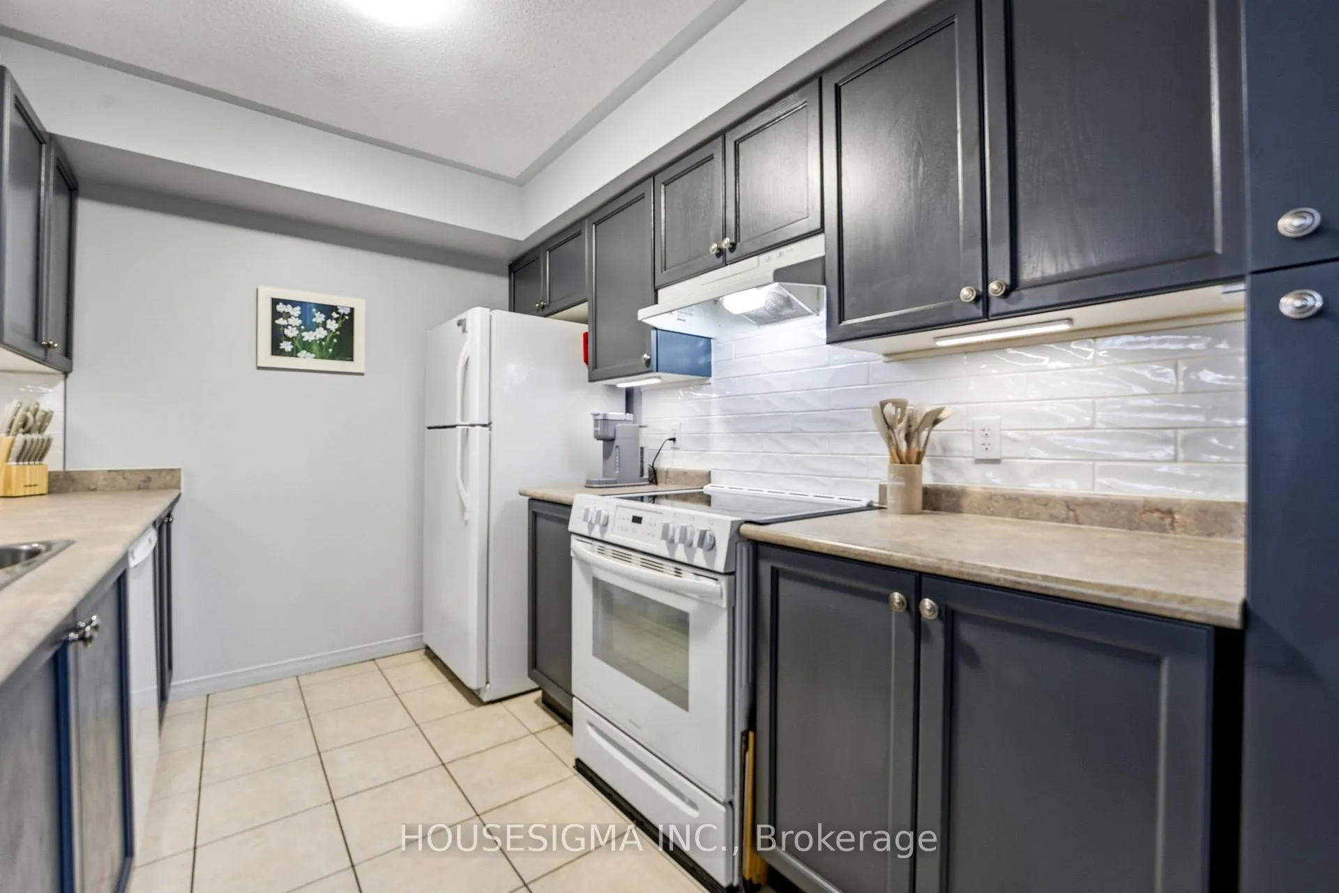 Photo 12 of Unit C, 123 Whitlaw Way, Brant, Paris — HOMEH