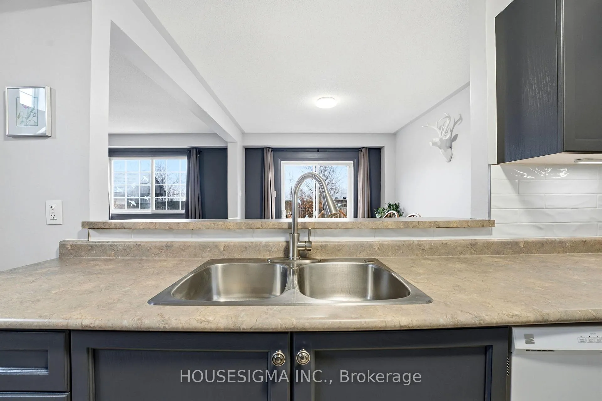 Photo 14 of Unit C, 123 Whitlaw Way, Brant, Paris — HOMEH
