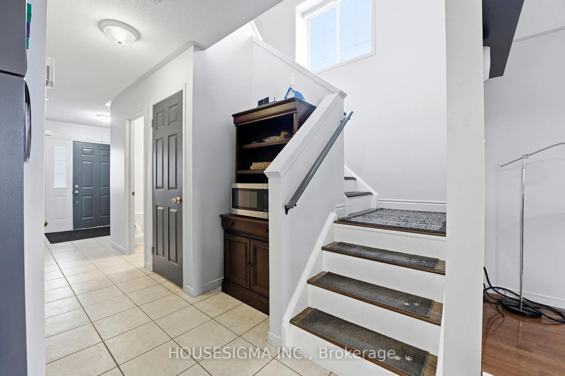 Photo 16 of Unit C, 123 Whitlaw Way, Brant, Paris — HOMEH
