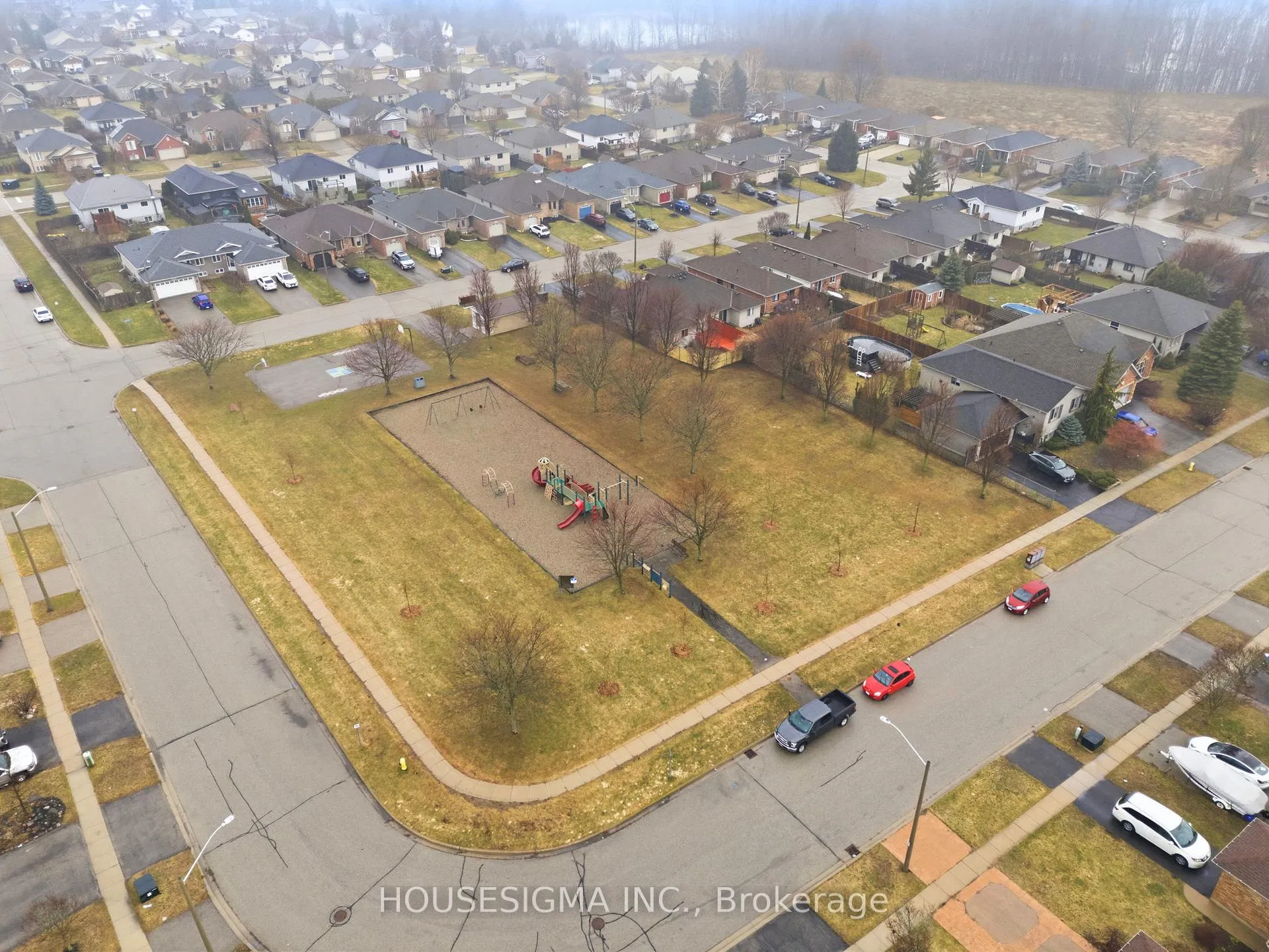 Photo 32 of Unit C, 123 Whitlaw Way, Brant, Paris — HOMEH