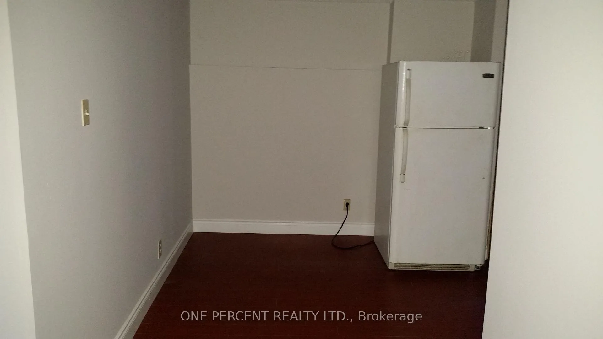 Photo 3 of Unit Basement Apartment, 52 Timberlane Drive, Brampton, Fletcher's Creek South — HOMEH