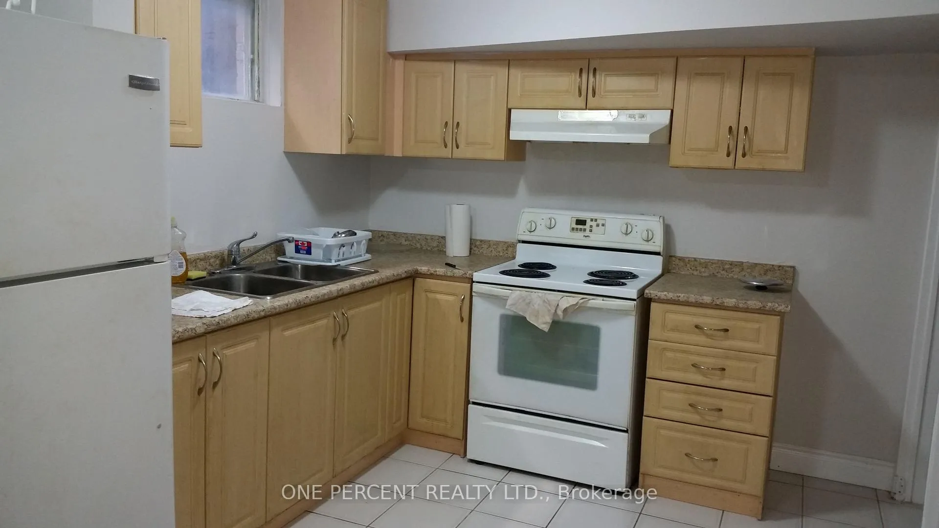 Photo 6 of Unit Basement Apartment, 52 Timberlane Drive, Brampton, Fletcher's Creek South — HOMEH